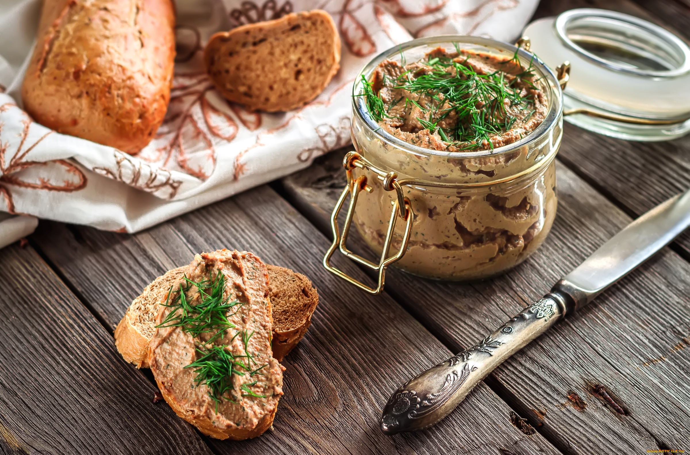 Паштет из печени фото. Печёночный паштет из куриной печени. Паштет печеночный домашний из куриной печени. Домашний паштет из куриной печени. Паштет куриный домашний.